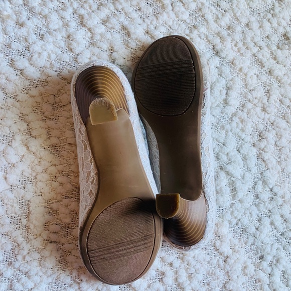 SOLD!White lace heels 👠 - Picture 4 of 7